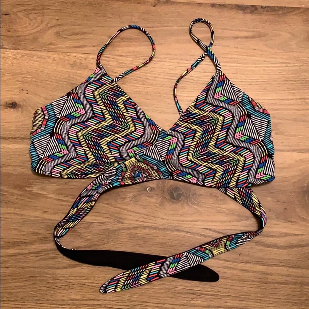 L Space Reversible Bikini Top Size D Cup